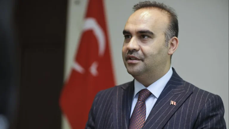 Bakan Kacır: Ay uzay aracımızı 2027’nin ilk aylarında uzaya…