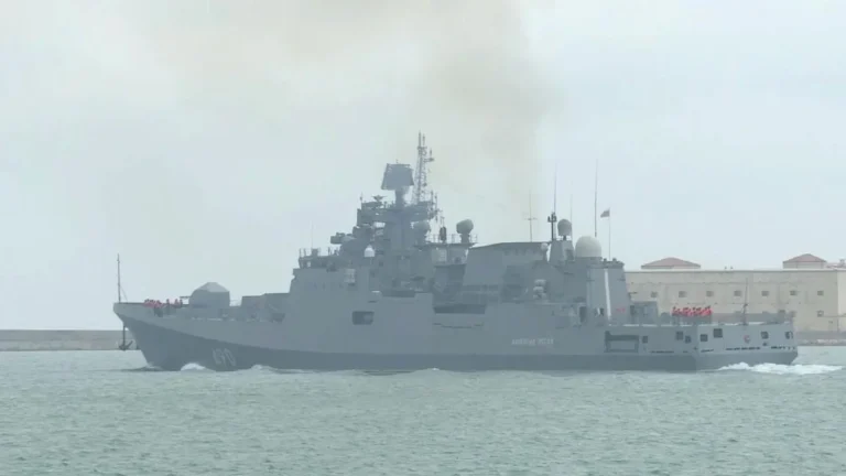 Danimarka: Rus savaş gemisinden helikopterimize acil durum işaret…