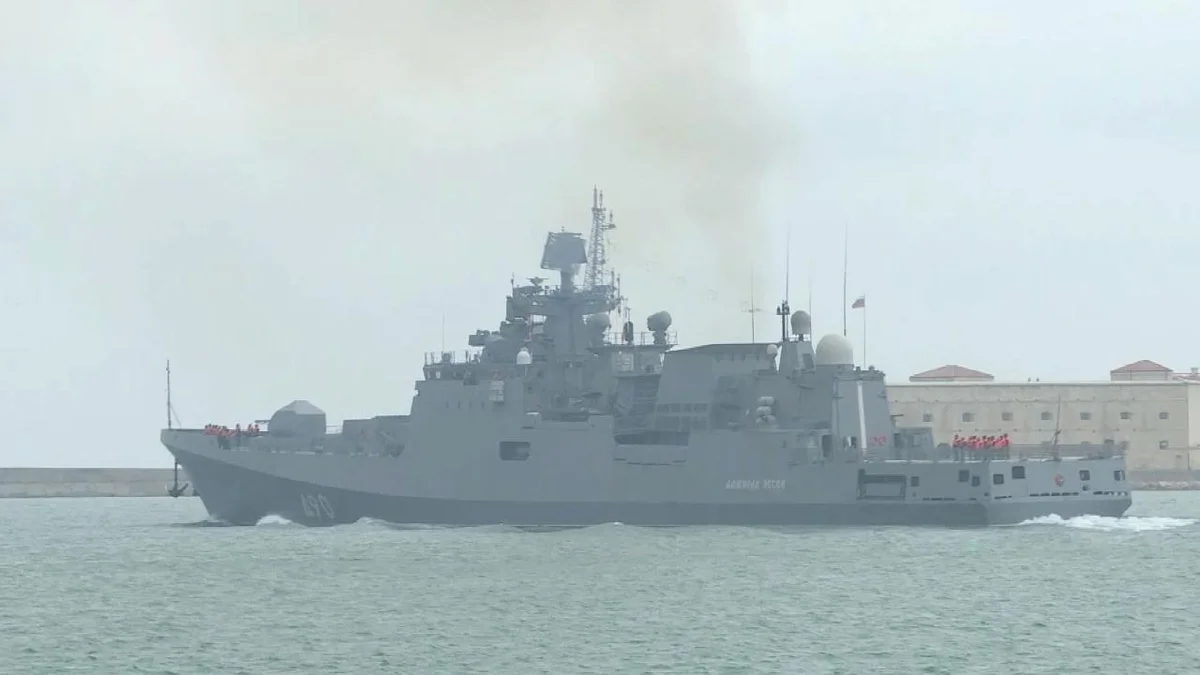 Danimarka: Rus savaş gemisinden helikopterimize acil durum işaret…