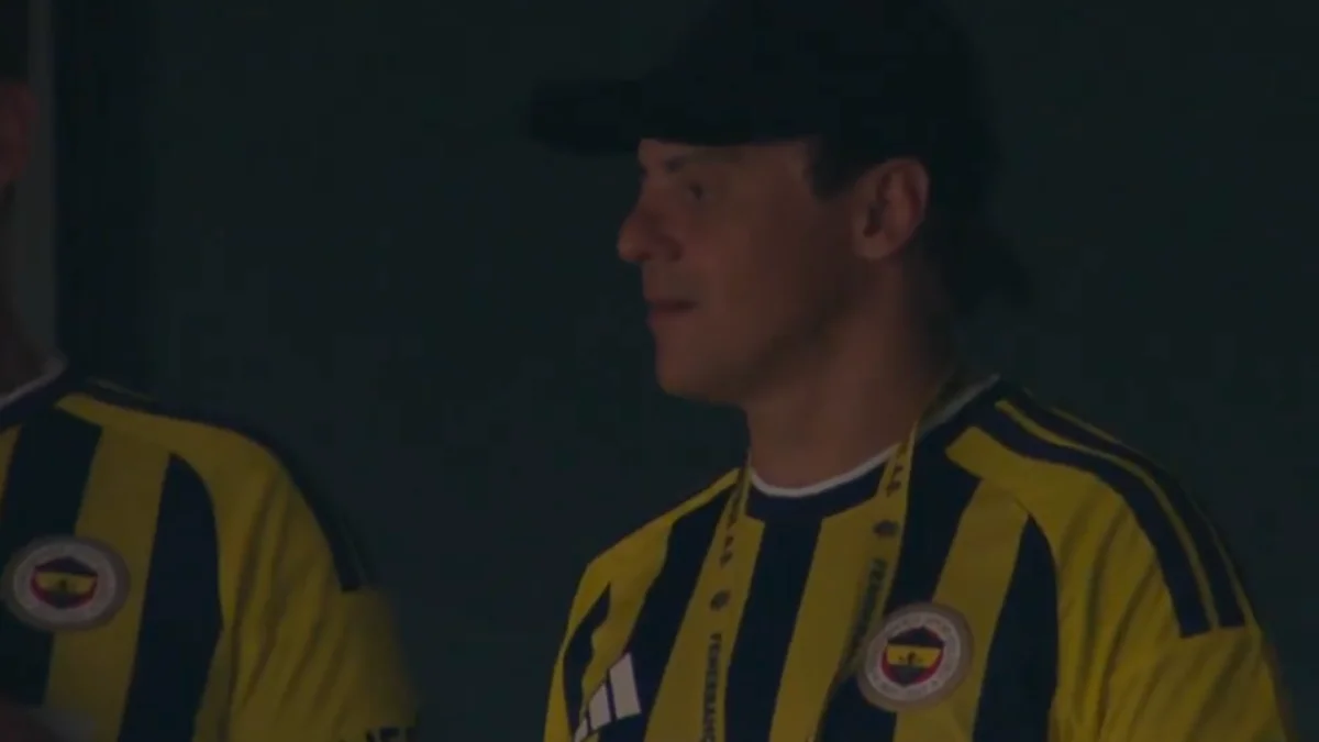 Formula 1 efsanesi Fenerbahçe formasıyla maçta