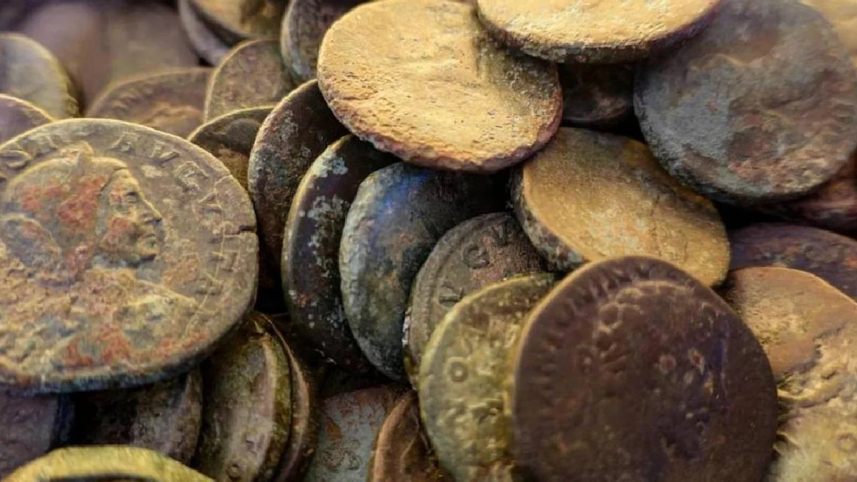 Kaybettiği çekicini ararken kilo kilo altın buldu