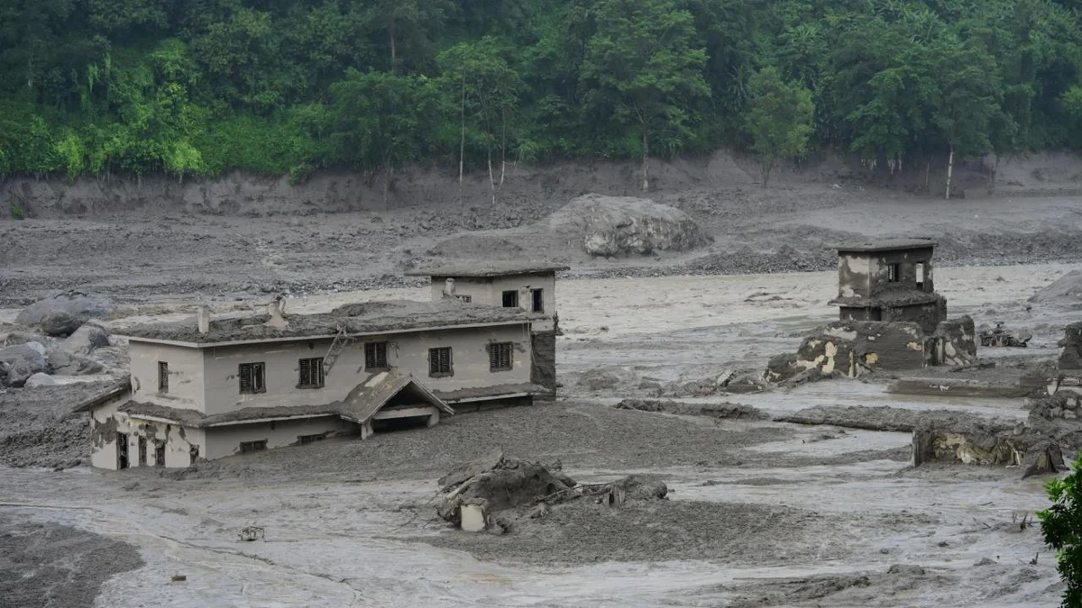 Nepal'deki sel felaketinde hayatını kaybedenlerin sayısı 1367'ye…