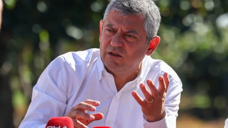 Özgür Özel açık açık Mansur Yavaş'ı işaret etti