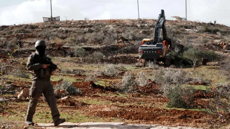 Soykırımcı İsrail, Batı Şeria'da Filistinlilere ait 533 dönüm…
