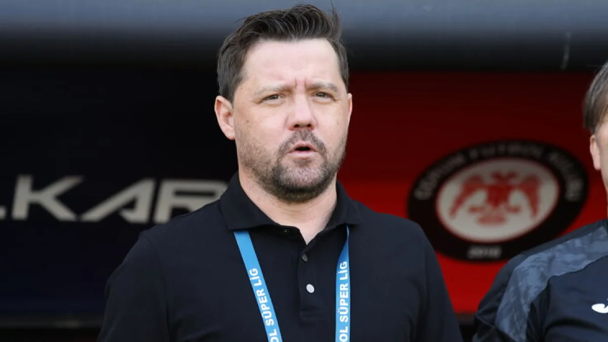 Süper Lig ekibinde flaş ayrılık!