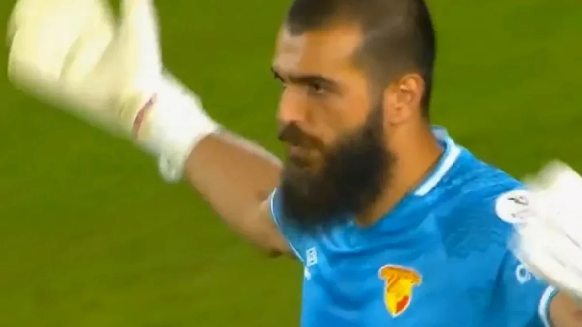 Süper Lig'de taraftarla atışan kaleci oyundan alındı: Skoru…