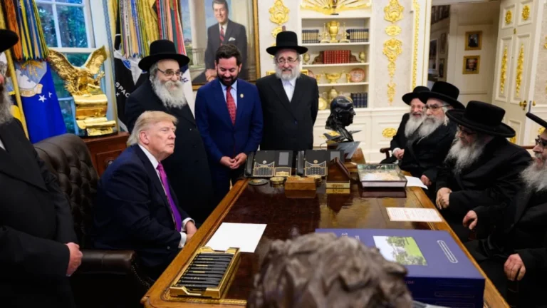 Trump, Beyaz Saray’da Hahamları Ağırladı: İsrail Yanlıları Tepkide